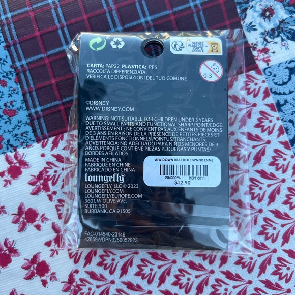 Disney Alice in Wonderland spinner  pin - Picture 2 of 2